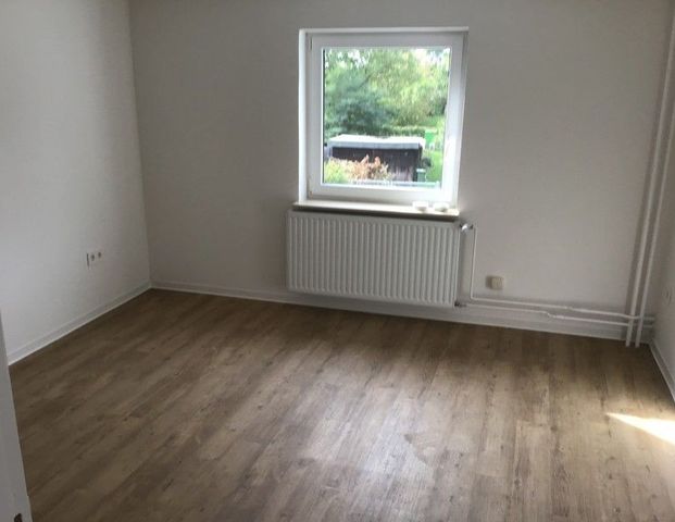 Modernisierte 2,5-Zimmer-Wohnung mit Balkon in ruhiger Lage - Photo 1