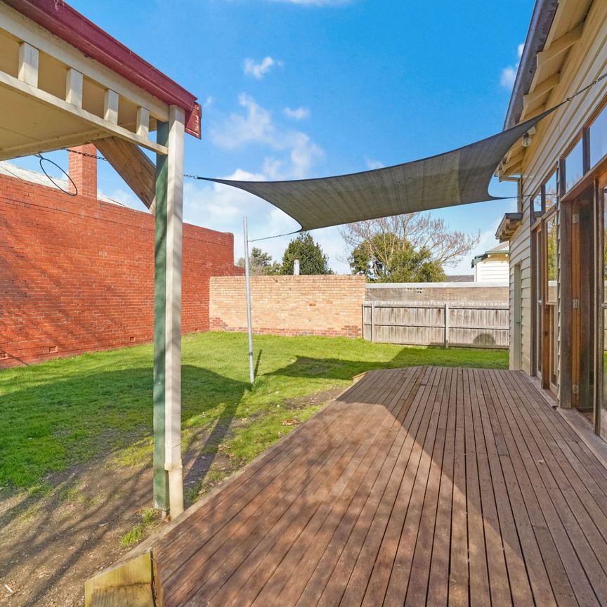 401 Drummond Street South, Ballarat Central - Photo 1