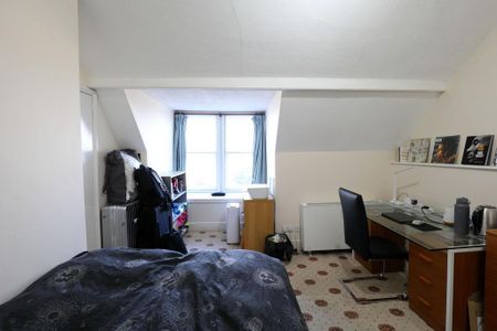 3 bedroom flat to rent - Photo 4