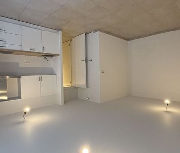 Appartement te huur in Sint-Niklaas voor € 845 met 1 slaapkamer - Photo 2