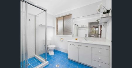 Modern Family Home in Prime Location-Steps to Metro & Rouse Hill Town Centre - Photo 5