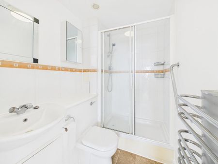 2 bedroom penthouse to rent - Photo 5