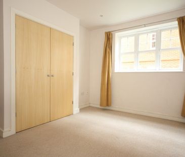 Heathside Road, Woking - Photo 1