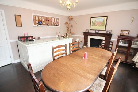 6 bedroom detached house to rent - Photo 3