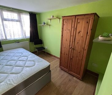 Room in a Shared House, Church Road, E10 - Photo 3