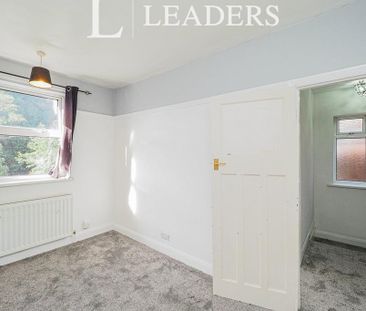 4 bedroom semi-detached house to rent - Photo 5