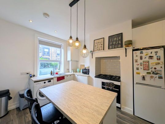 2 bedroom end of terrace house to rent - Photo 1