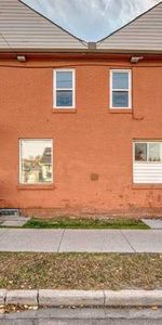 Cozy 2-Bedroom Main-Level Duplex in Vibrant Bridgeland - Photo 4