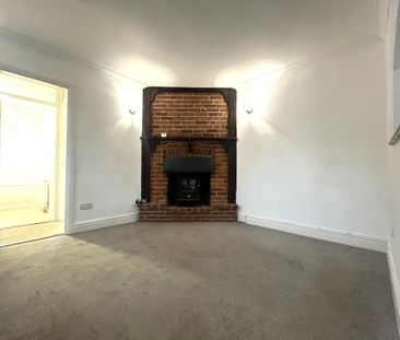 2 bedroom end of terrace house to rent - Photo 2