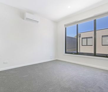 14 Bias Way, Hoppers Crossing VIC 3029 - Townhouse For Rent | Domain - Photo 4
