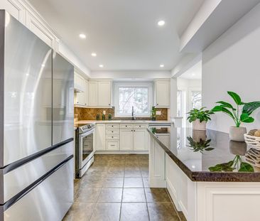 For Lease - 2075 Banbury Crescent, Oakville, Ontario - Photo 5