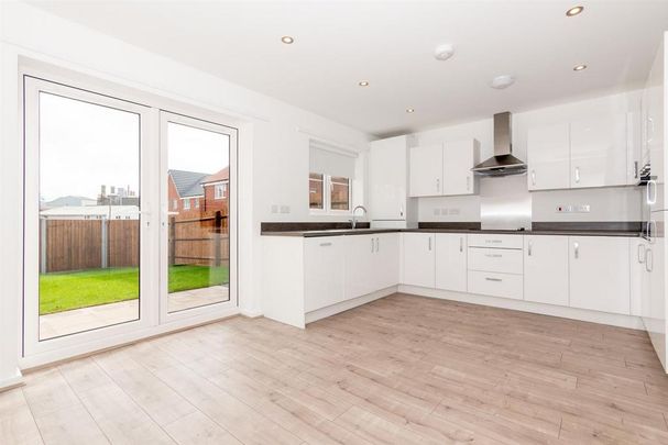 3 bedroom semi-detached house to rent - Photo 1