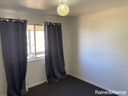 Fantastic family home with Sheds - Photo 4