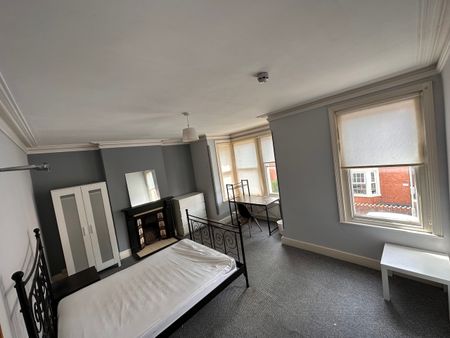 8 bedroom house - Photo 4