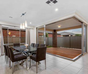 Stunning Four-Bedroom Family Home in Cranbourne East!! - Photo 6