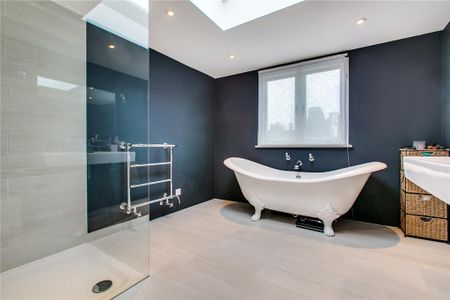 4 bedroom end of terrace house to rent - Photo 5