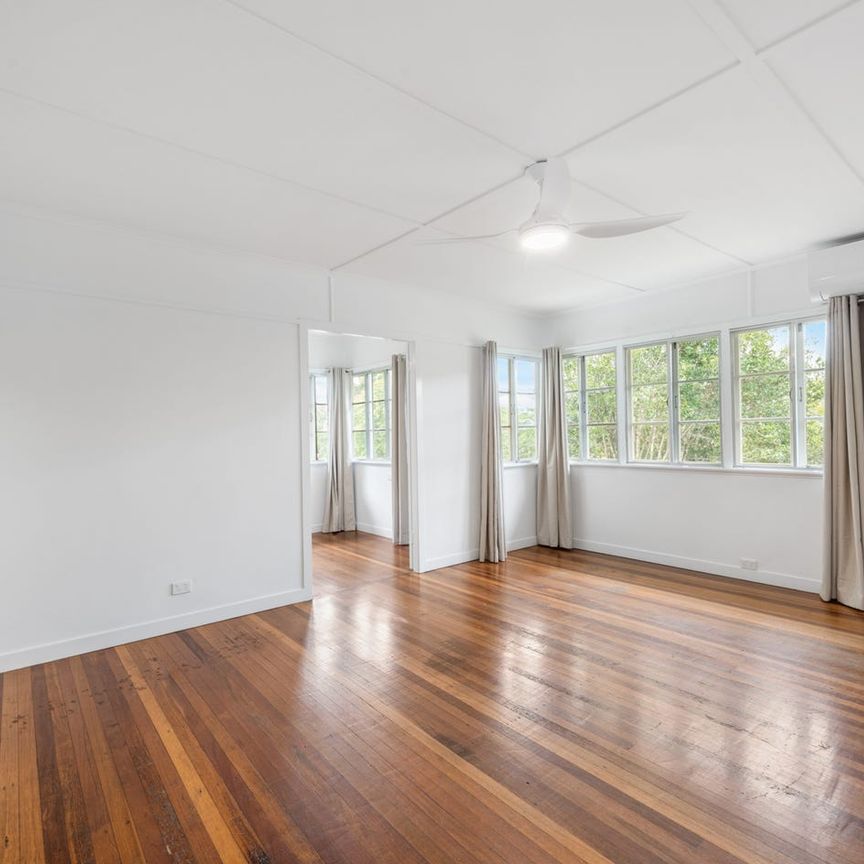 3 Bedroom Home - Freshly Updated - Photo 1