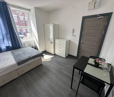 Studio Flat, Brenthurst Road, NW10 - Photo 2