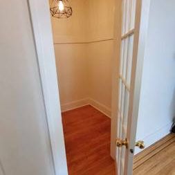 Fully renovated heritage 2 Bedroom w den. Great S Granville location. - Photo 3