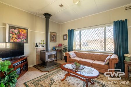 Neat & Versatile Family Home - Photo 5