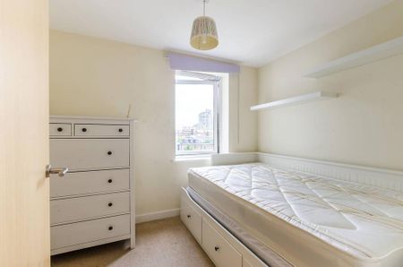 3 bedroom flat to rent - Photo 5