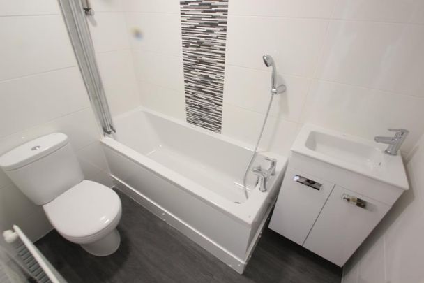 Newsham Road, Woking, Surrey, GU21 - Photo 1