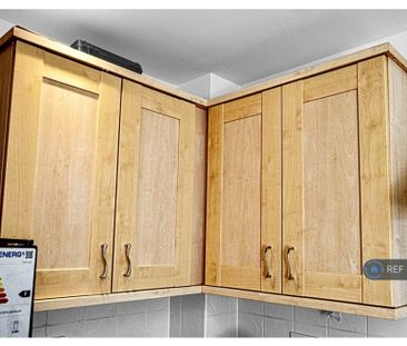 2 bedroom penthouse to rent - Photo 6