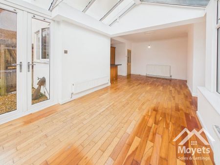 3 bedroom semi-detached house to rent - Photo 4