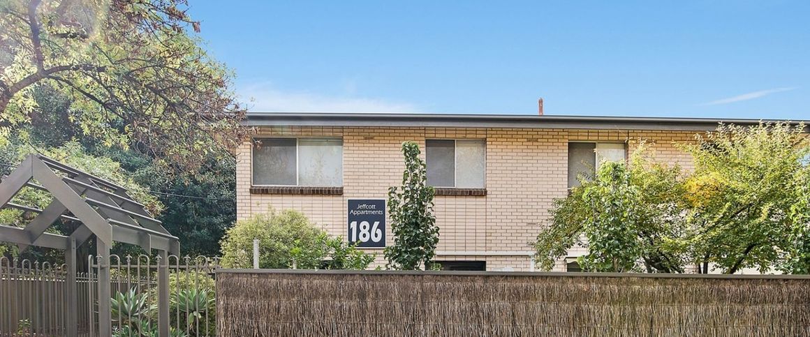 Open the Door to Cityside Sophistication - Photo 1