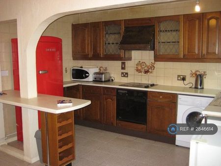 4 bedroom terraced house to rent - Photo 2