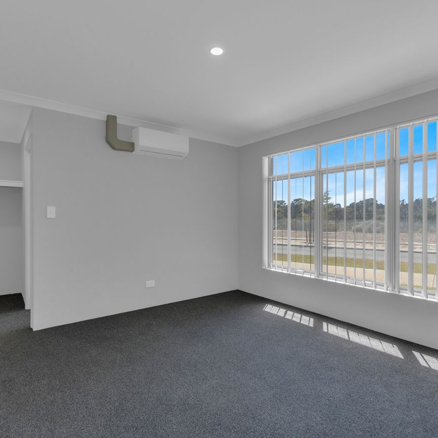 Four Bedroom Home in Dawesville - Photo 1