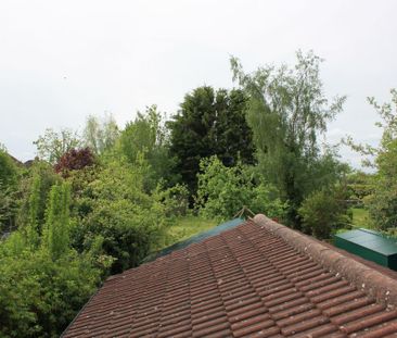 3 bedroom flat to rent - Photo 4