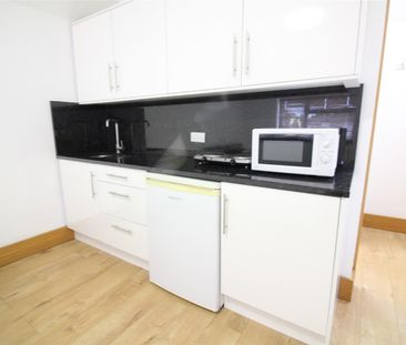 Marlborough Road, Uxbridge - Photo 2