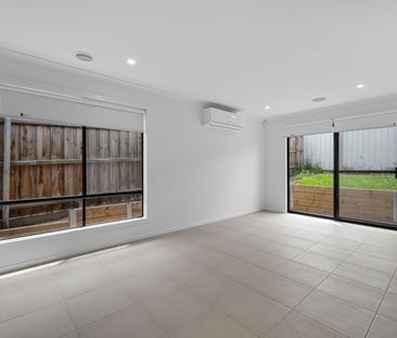 Brand New 4 Bedroom Family Home - Photo 1