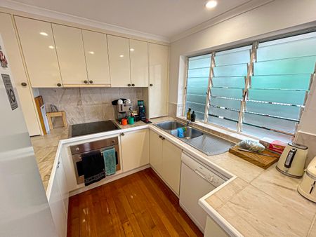 FULLY FURNISHED PALM COVE TOWNHOUSE - WIFI INCLUDED! - Photo 4