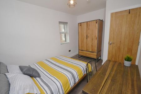 5 bedroom terraced house to rent - Photo 2