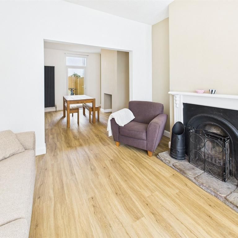 3 bedroom terraced house to rent - Photo 1