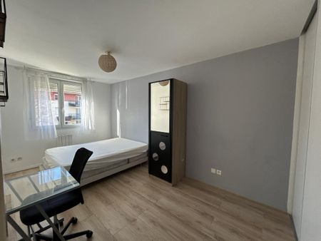Location Appartement 3 pièces Meublé 61m² BONNEVILLE 74130 - Photo 2