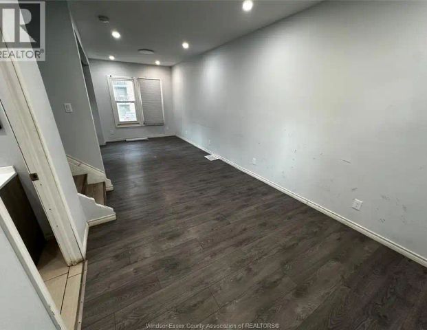 3112 PETER STREET — 4 Bedroom - Photo 1