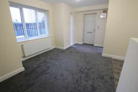 4 Plas Pen March, Rhos, Wrexham LL14 2LL - TO LET - Photo 3