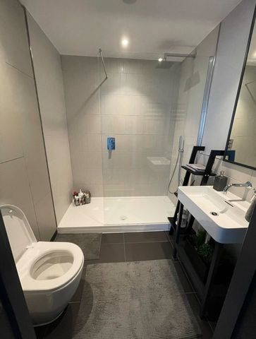 Room in a Shared Flat, London, CR0 - Photo 4