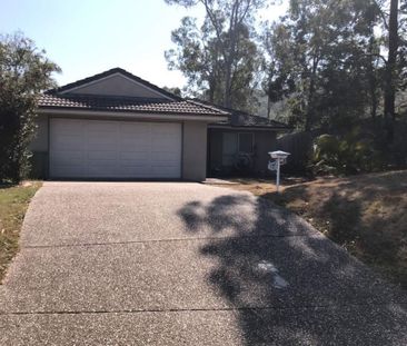 Contemporary Family Home in Oxenford. - Photo 4