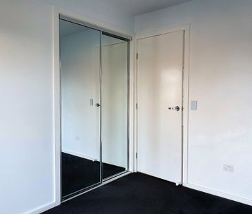 MODERN TWO BEDROOM GRANNY FLAT - Photo 1