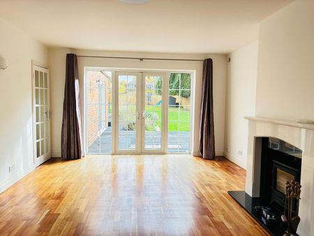 4 bedroom detached house to rent - Photo 3