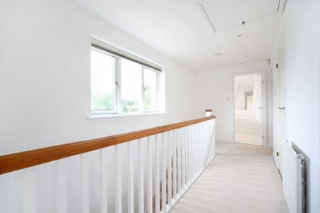 4 bedroom detached house to rent - Photo 4