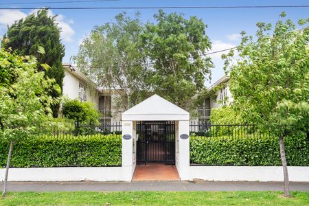 2/37 Wheatland Road, Malvern VIC 3144 - Apartment For Rent | Domain - Photo 3