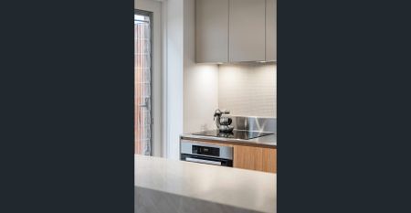 FULLY FURNISHED STUNNING DESIGNER LIVING BY THE BAY - Photo 5