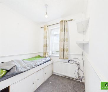 4 bedroom semi-detached house to rent - Photo 5