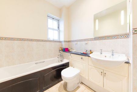 Southlands Drive, SW19, London - Photo 4