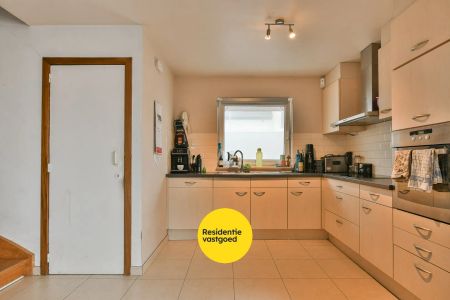 Ruim duplex appartement met tuin en inclusief garage te Eernegem - Photo 4